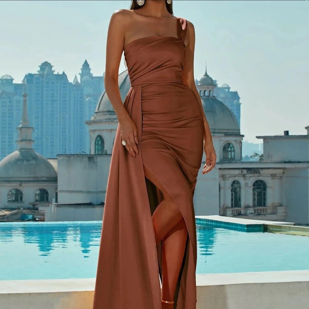 Beatiful dress
Miss ord brand 
Size small